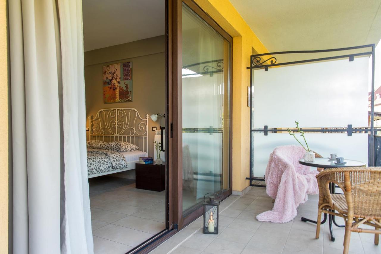 One Love Metropolitan Gardens Studio Apartment Bukares Bagian luar foto