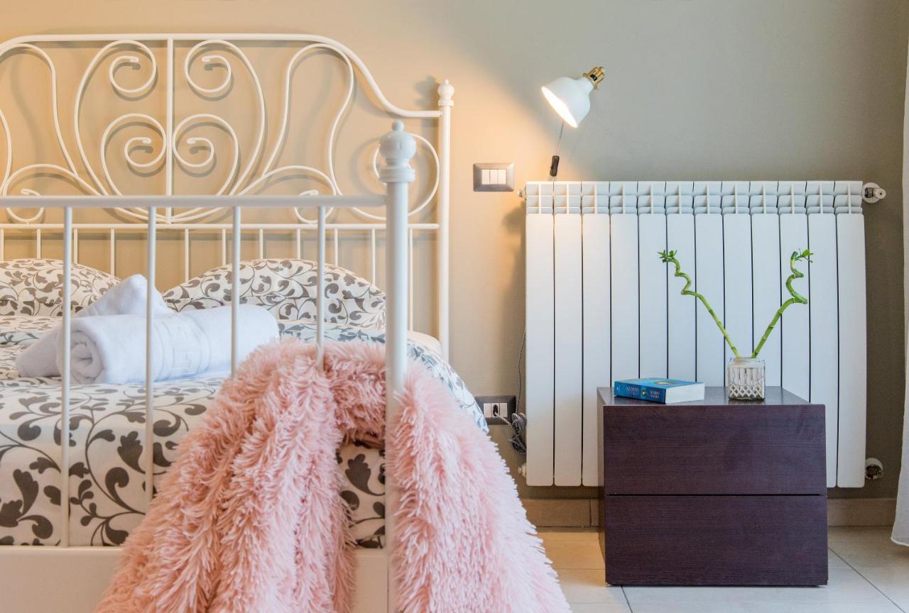 One Love Metropolitan Gardens Studio Apartment Bukares Bagian luar foto