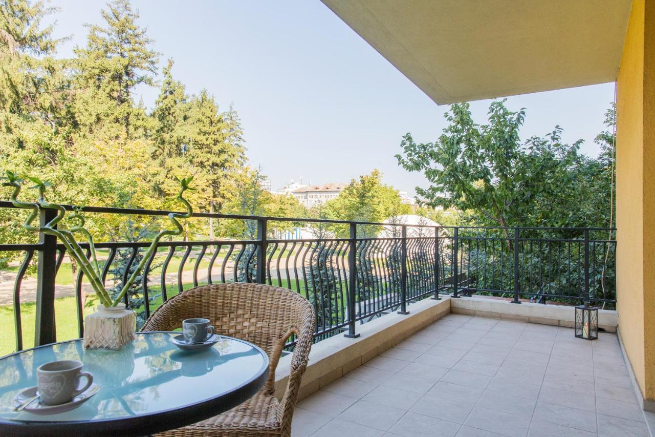 One Love Metropolitan Gardens Studio Apartment Bukares Bagian luar foto