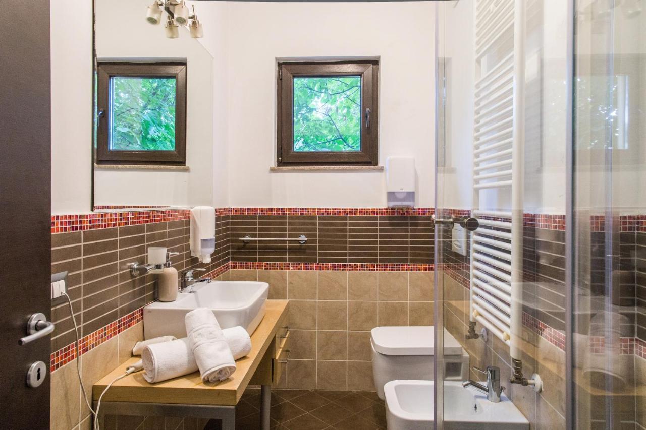 One Love Metropolitan Gardens Studio Apartment Bukares Bagian luar foto
